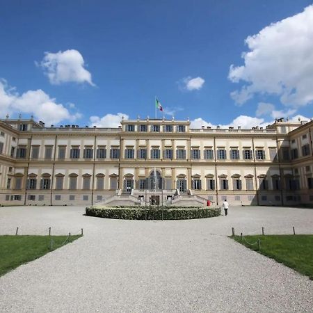 Monza Centro-Milano-Como,Suite Vicino Stazione المظهر الخارجي الصورة